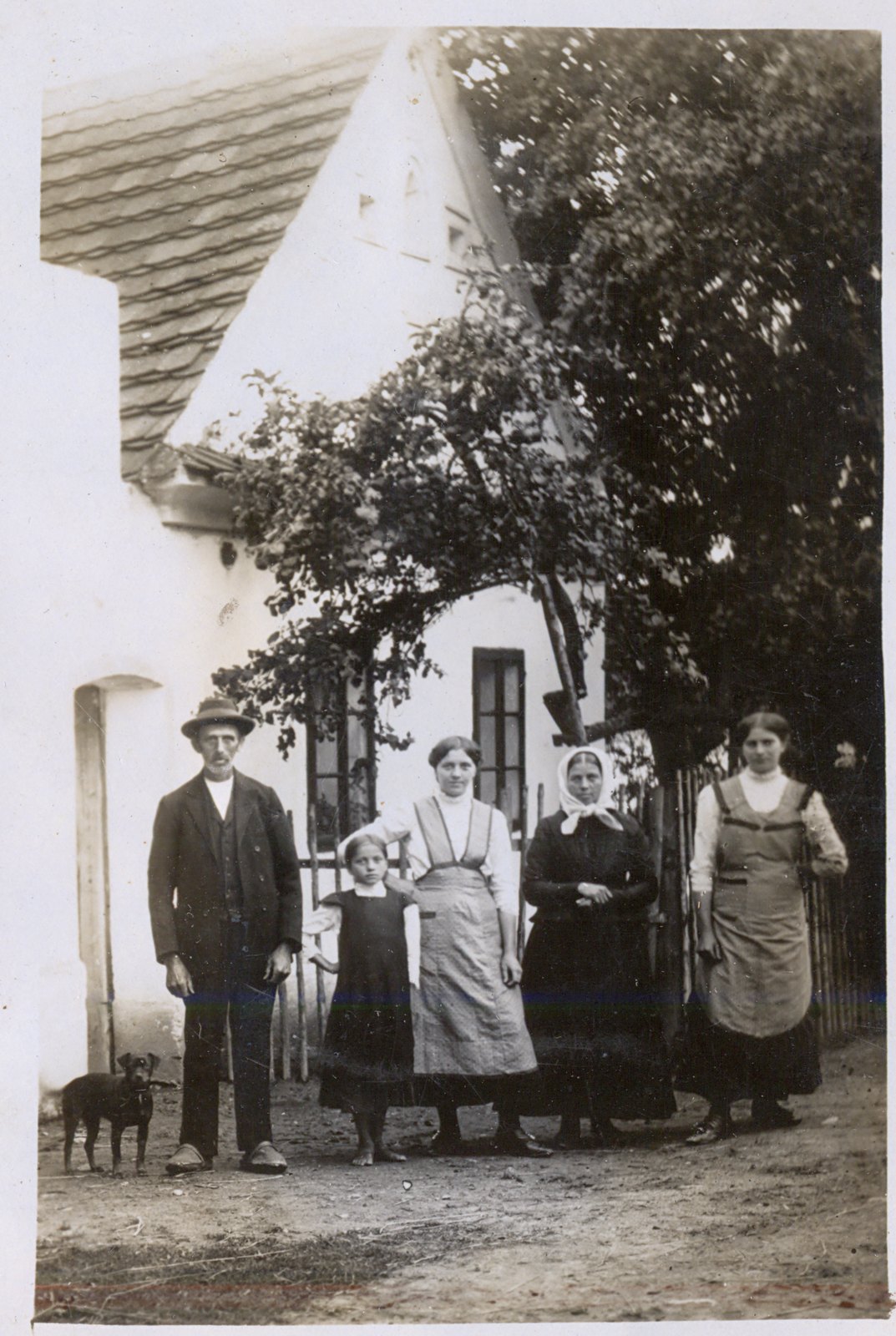 1931Pavlečkovi Jan+Marie dcery Anna+Bětuška s vnučkou Andělkou