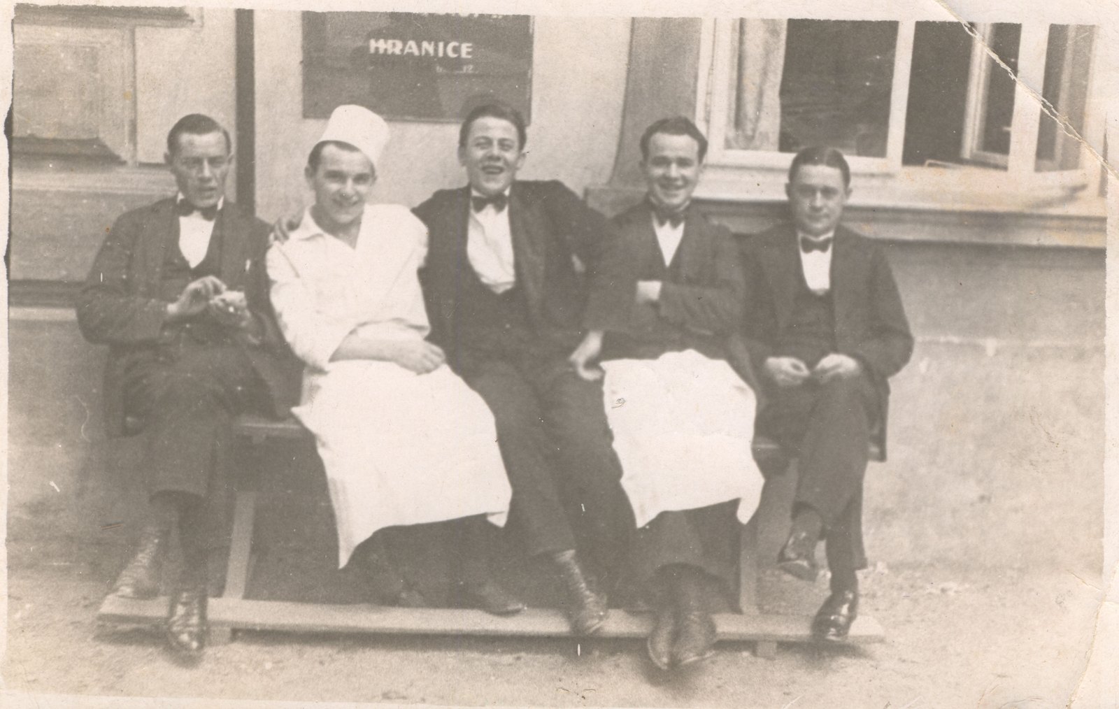 1933 Václav Pešek číšník