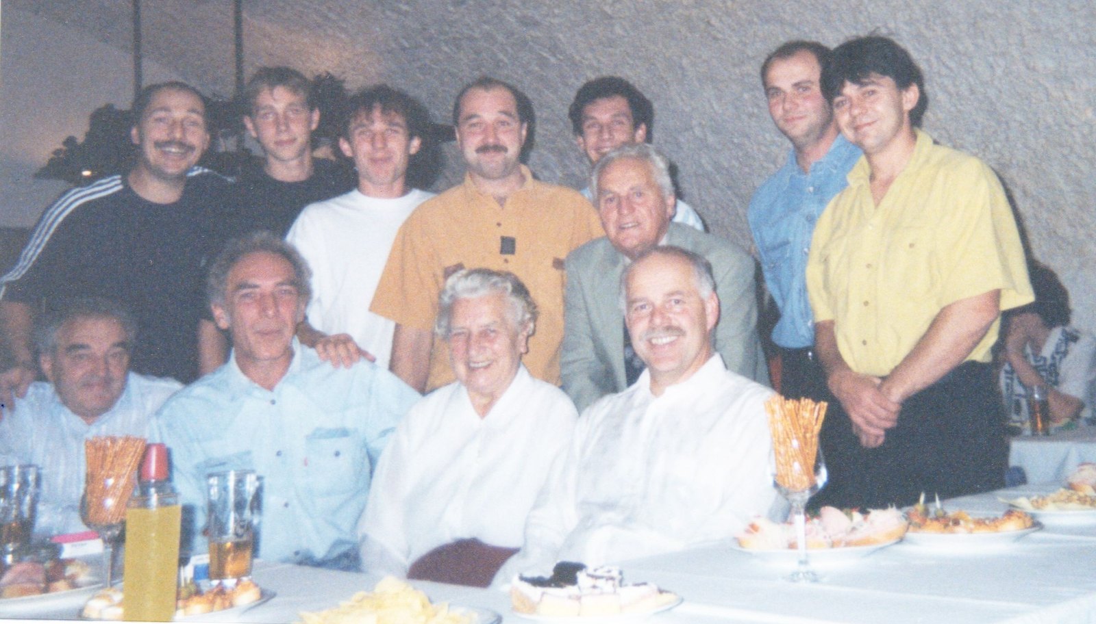 2000 chlapi